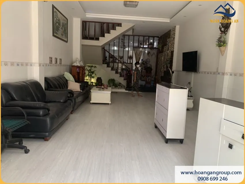 Lát Sàn Nhựa Hèm Khoá Cho Nhà Ở Sạch Sẽ Thoáng Mát Lát Sàn Nhựa Hèm Khoá Cho Nhà Ở Sạch Sẽ Thoáng Mát