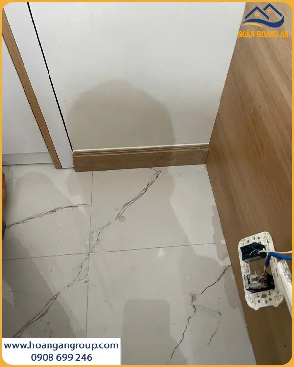 Màu Gỗ TW507 Tạo Điểm Nhấn Cho Chân Tường Nhà Ở