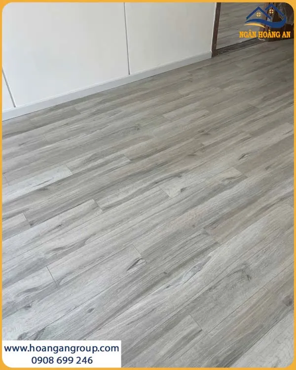 Thi Công Căn Hộ Với Sàn Gỗ Công Nghiệp Charmwood E862 Chất Lượng Thi Công Căn Hộ Với Sàn Gỗ Công Nghiệp Charmwood E862 Chất Lượng
