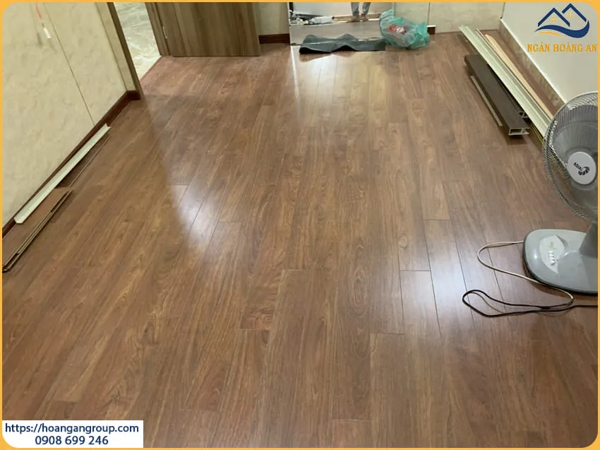 Lót Sàn Gỗ Công Nghiệp Binyl Tại Quận 2 TPHCM Lót Sàn Gỗ Công Nghiệp Binyl Tại Quận 2 TPHCM