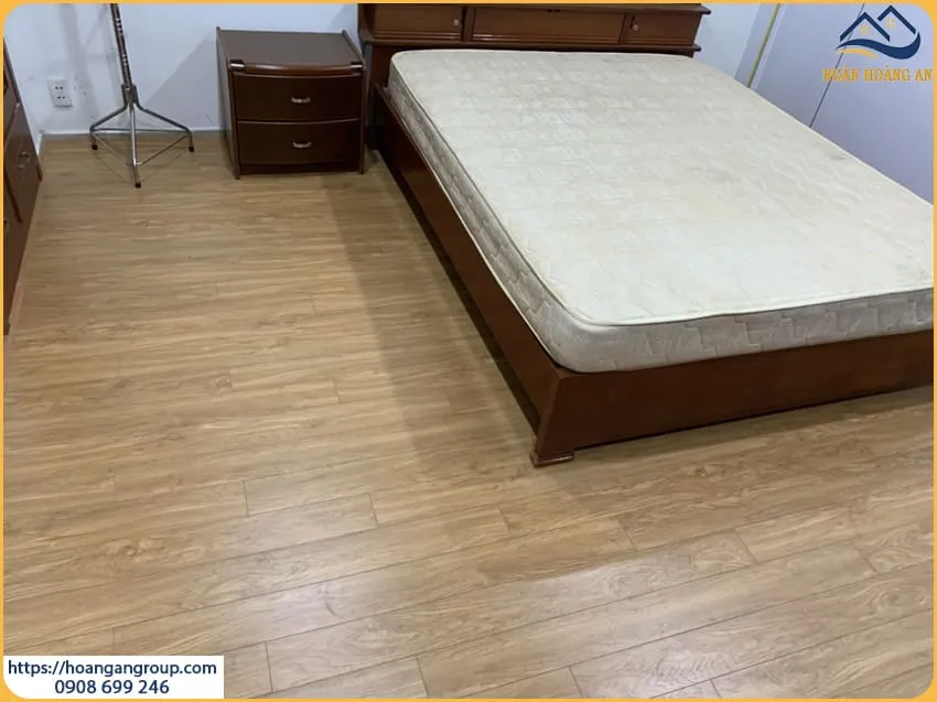 Lót Sàn Gỗ Công Nghiệp Cho Phòng Ngủ Tại Hóc Môn TPHCM