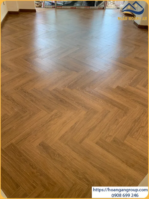 Lót Sàn Gỗ Xương Cá Cho Phòng Khách Độc Đáo