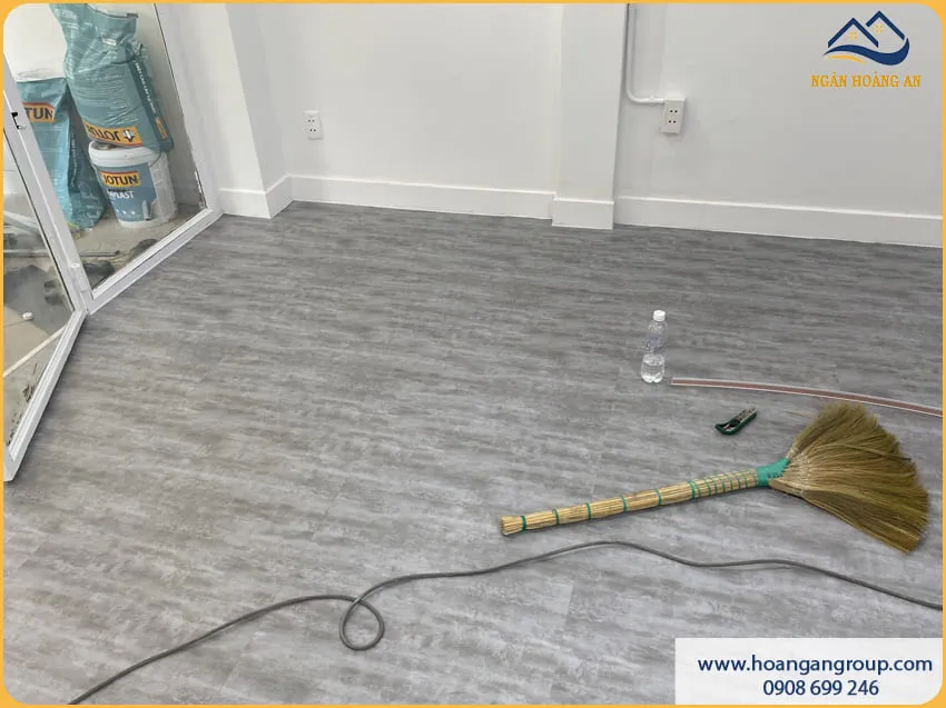 Lót Sàn Nhựa Cho Nhà Ở Gọn Gàng Ấm Cúng