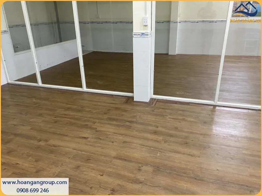 Cải Tạo Trường Học Bằng Sàn Nhựa Dán Keo Giả Gỗ
