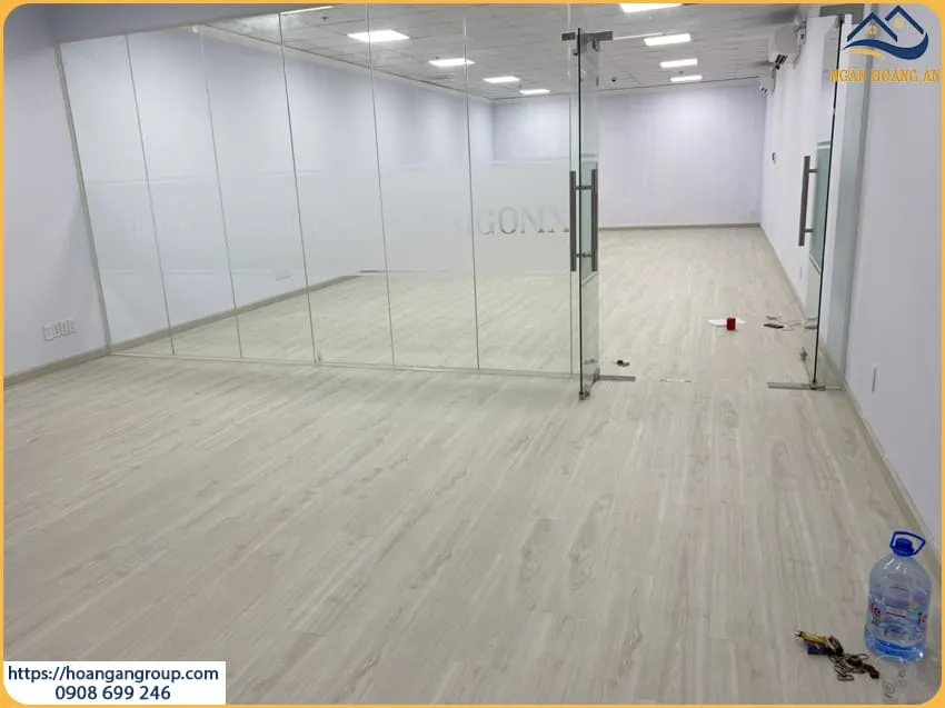 Lót Sàn Nhựa Giả Gỗ Cho Phòng Khách Tại Tân Bình TPHCM