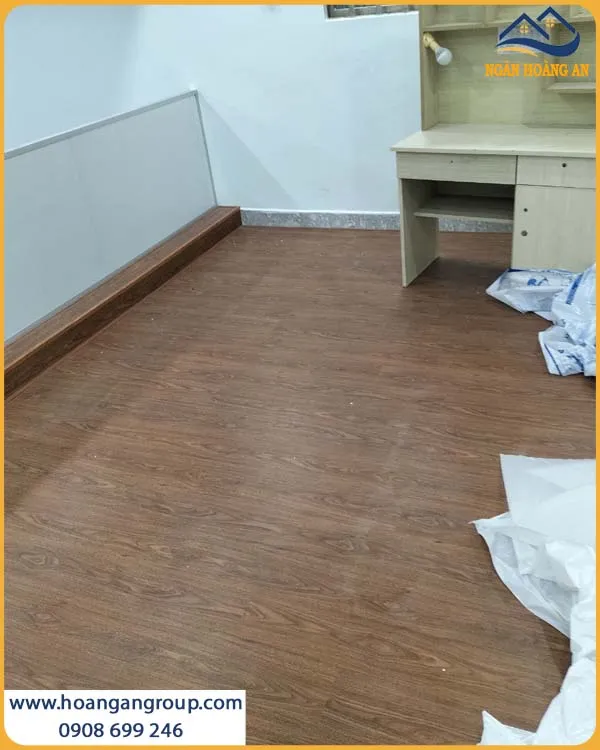 Tạo Không Gian Nghỉ Ngơi Ấm Cúng Với Sàn Nhựa Hèm Khóa