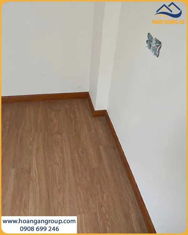 Chi Tiết Hoàn Thiện Đẹp Mắt Của Len Chân Tường Giả Gỗ Chi Tiết Hoàn Thiện Đẹp Mắt Của Len Chân Tường Giả Gỗ