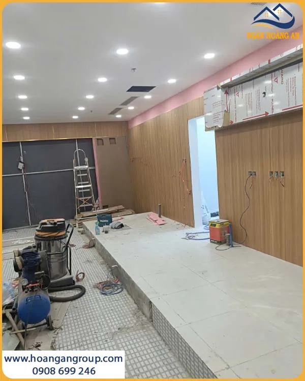 Than Tre iWood WEiR-1 Trên Mảng Tường Khu Vực Làm Việc