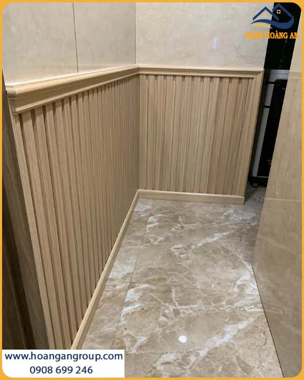 Thi Công Ốp Tường Lamri Lam Sóng Giả Gỗ Chỉn Chu Và Thẩm Mỹ