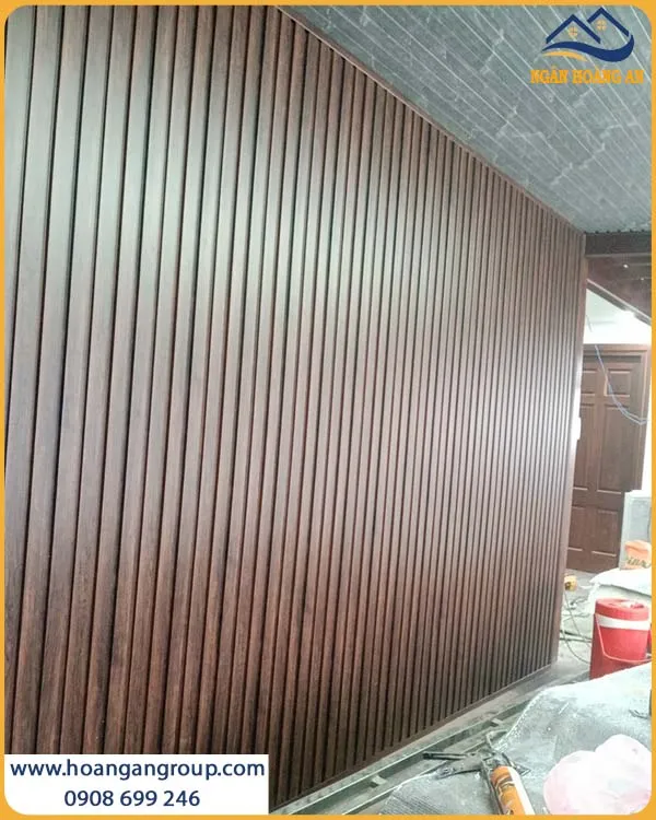 Lam Sóng Giả Gỗ Tạo Điểm Nhấn Cho Phòng Khách