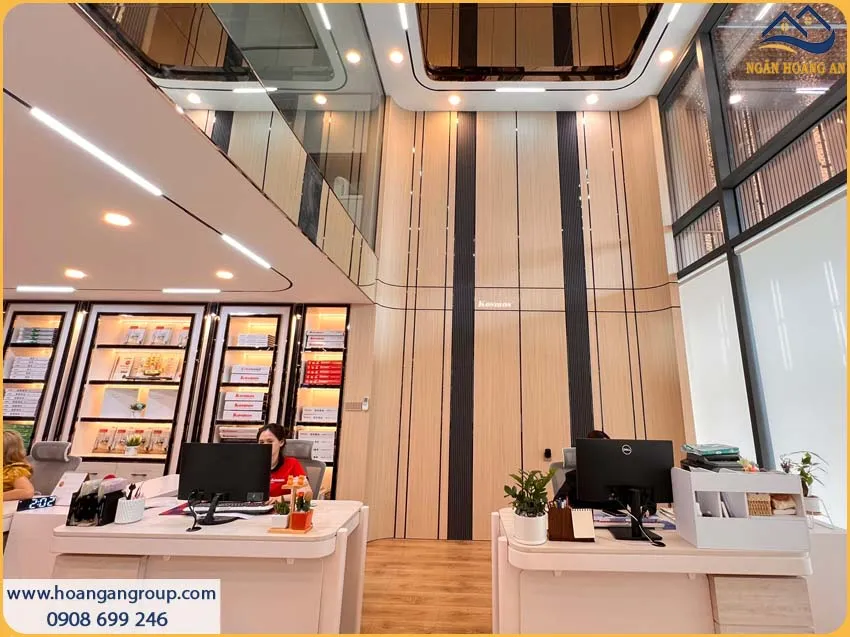 Mẫu Tường Than Tre Tạo Điểm Nhấn Cho Công Ty