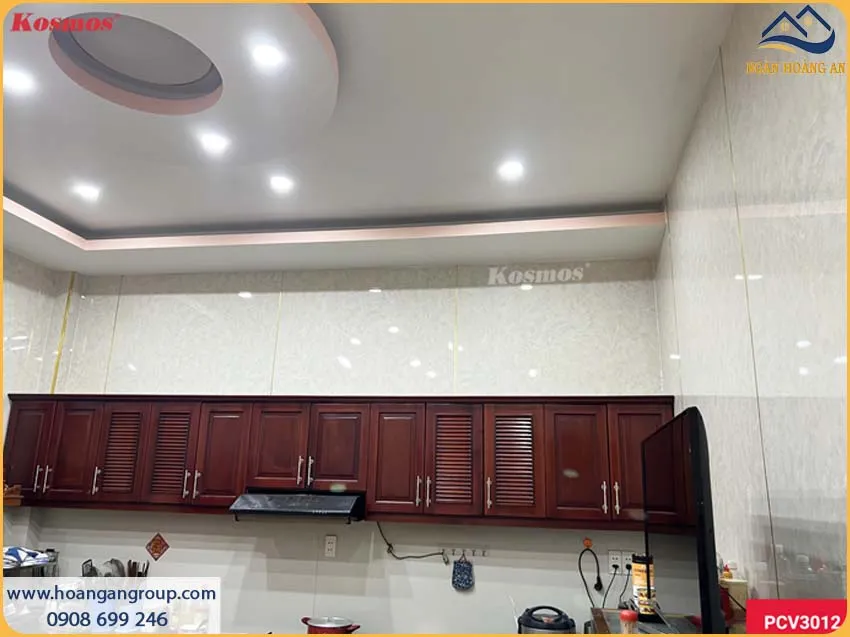 Không Gian Nấu Ăn Nổi Bật Với Tường PVC Giả Đá Không Gian Nấu Ăn Nổi Bật Với Tường PVC Giả Đá