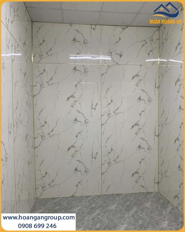 Phòng Ngủ Sang Trọng Với Tấm PVC Giả Đá 