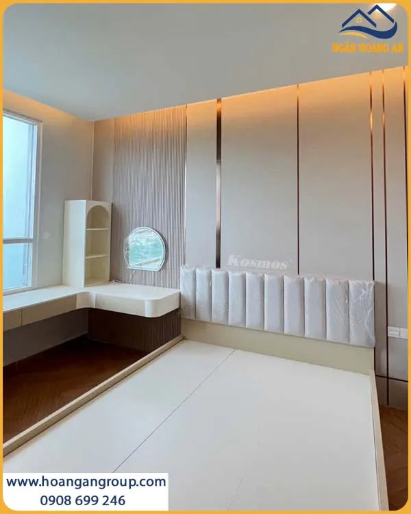 Phòng Ngủ Sang Trọng Với Tấm Ốp Than Tre