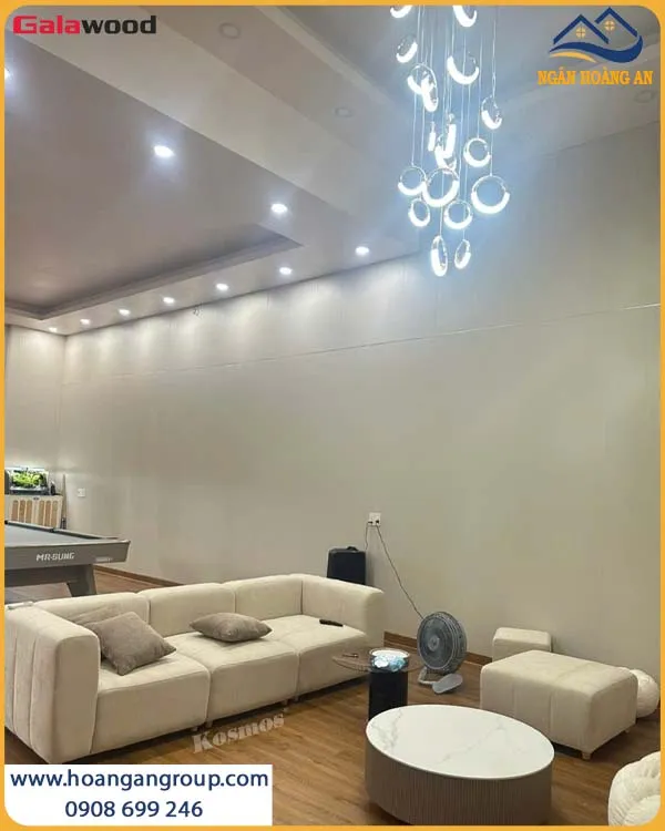 Phòng Khách Sang Trọng Với Tấm PVC Giả Đá Hiện Đại Phòng Khách Sang Trọng Với Tấm PVC Giả Đá Hiện Đại