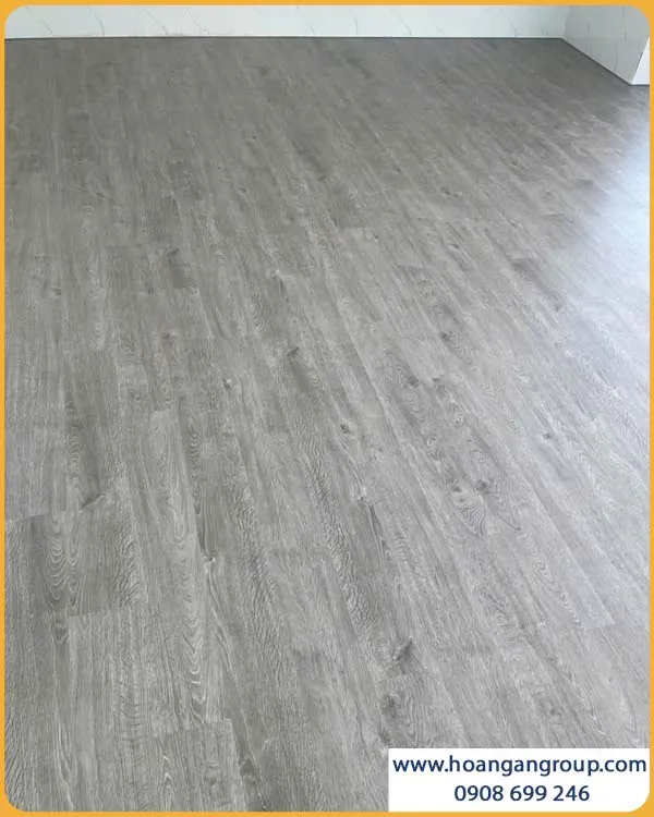 Màu Sắc Tinh Tế Của Sàn Royal Crystal RCFW110-1 Trong Thực Tế Màu Sắc Tinh Tế Của Sàn Royal Crystal RCFW110-1 Trong Thực Tế