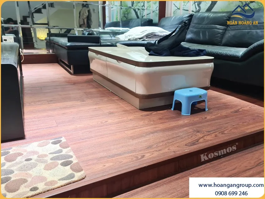 Mẫu Sàn Gỗ Robina T11 Tạo Điểm Nhấn Cho Phòng Khách Nhà Phố Mẫu Sàn Gỗ Robina T11 Tạo Điểm Nhấn Cho Phòng Khách Nhà Phố