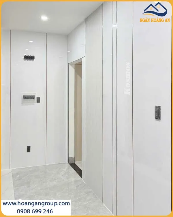 Thi Công Tấm Ốp Than Tre Cho Hành Lang Nhà Phố