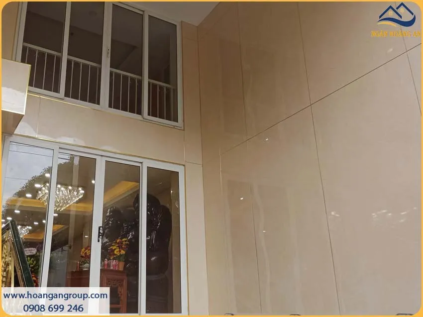 Thi Công Tường PVC Giả Đá Cho Sảnh Công Ty