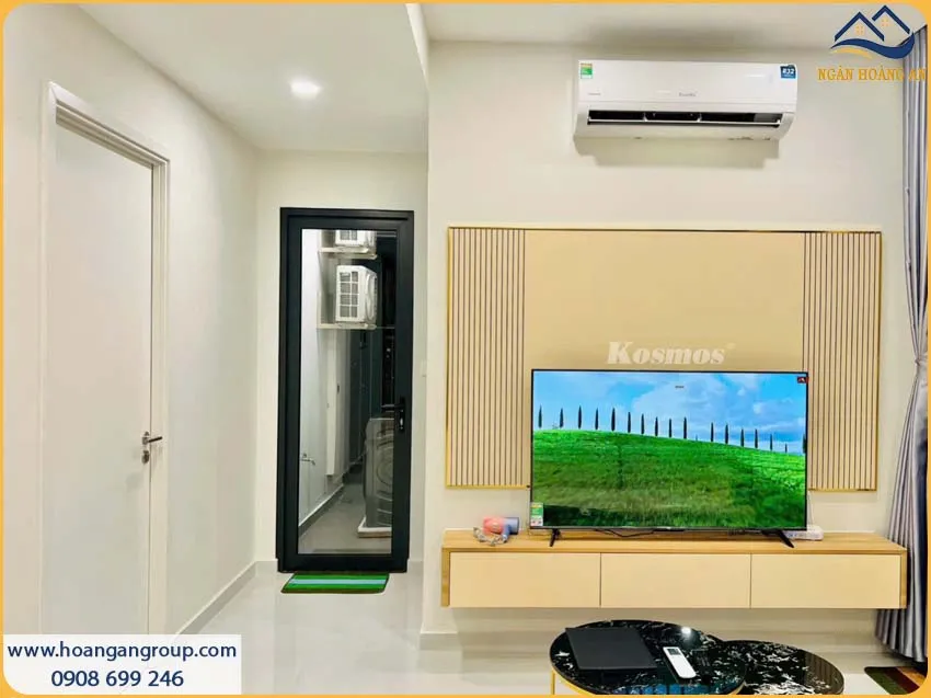 Mẫu Vách Tivi Tối Giản Với Tấm Ốp Than Tre