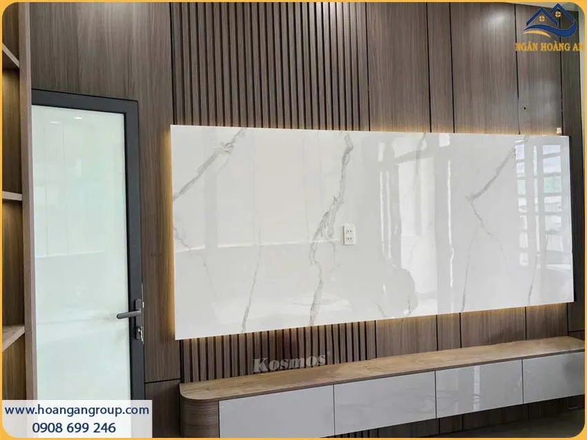 Mẫu Vách Tivi Cao Cấp Bằng Tấm Ốp Than Tre