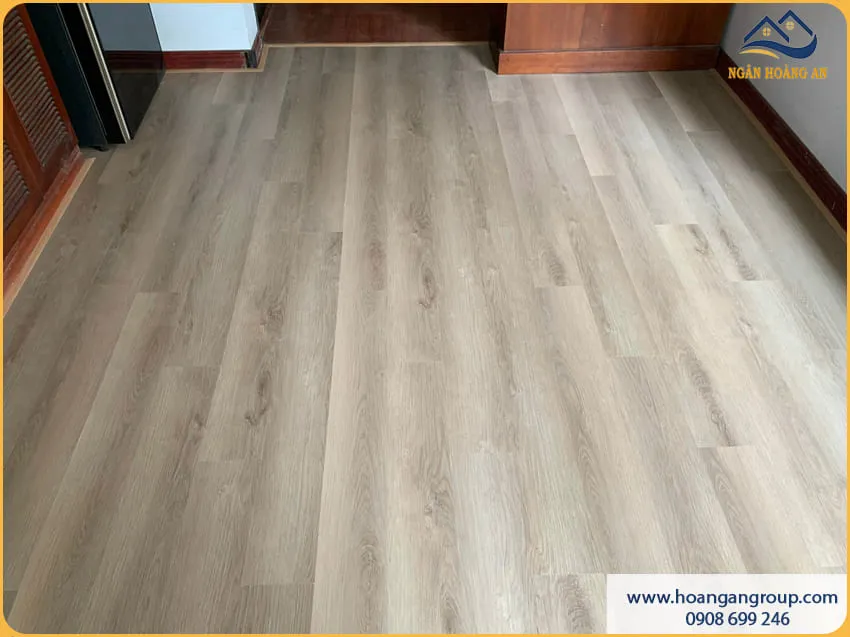 Nhà Ở Lát Sàn Nhựa Hèm Khoá Morser C602