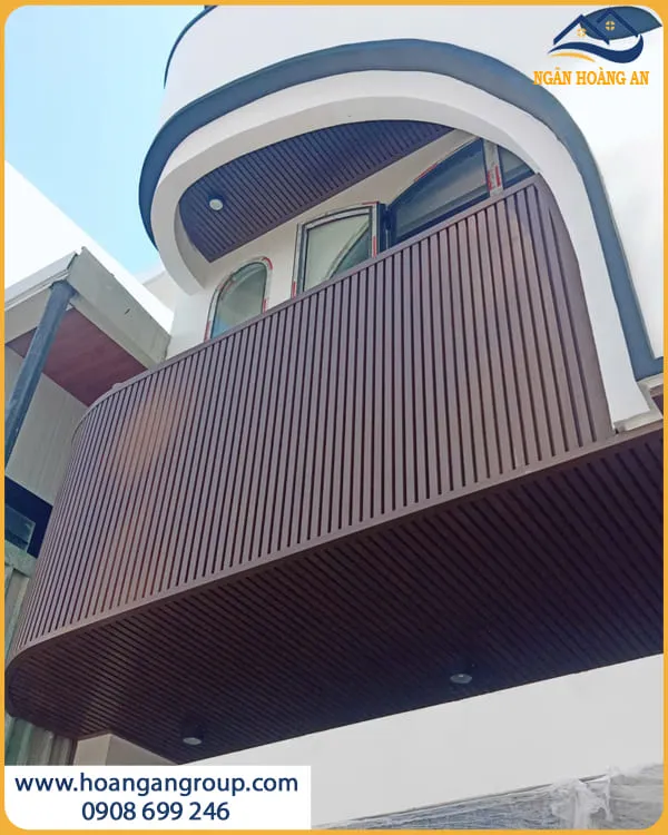 Ốp Mái Hiên Ban Công Thêm Đẹp Bằng Lam Sóng Phủ ASA