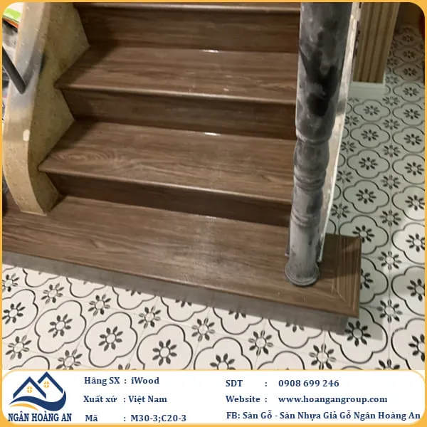 Cầu Thang Bằng Mặt Bậc Cầu Thang Nhựa Giả Gỗ iWood Tại Q10 TPHCM Cầu Thang Bằng Mặt Bậc Cầu Thang Nhựa Giả Gỗ iWood Tại Q10 TPHCM