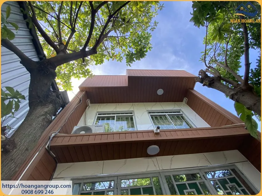 Ốp Trần Bằng Tấm Ốp Gỗ Nhựa Ngoài Trời Tại Quận 3 TPHCM Ốp Trần Bằng Tấm Ốp Gỗ Nhựa Ngoài Trời Tại Quận 3 TPHCM