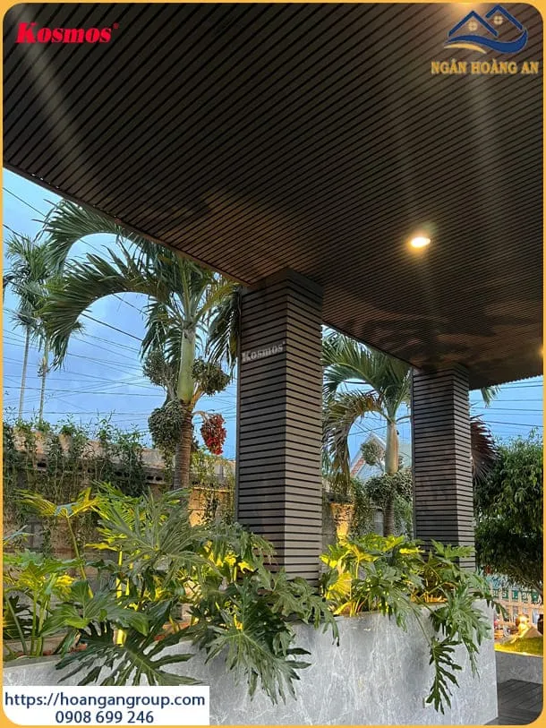 Ốp Trần Bằng Tấm Ốp Lam Sóng Ngoài Trời Tại Bình Chánh TPHCM