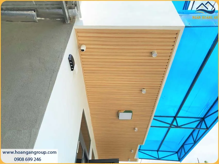 Thi Công Ốp Trần Lam Sóng Kosmos 3S200X15-001 Chống Cháy Lan, An Toàn Thi Công Ốp Trần Lam Sóng Kosmos 3S200X15-001 Chống Cháy Lan, An Toàn