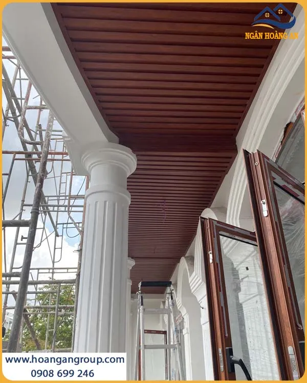 Thi Công Lam Sóng Nhựa Kosmos 3S200X15-013 Không Bám Bụi, Dễ Lau Chùi
