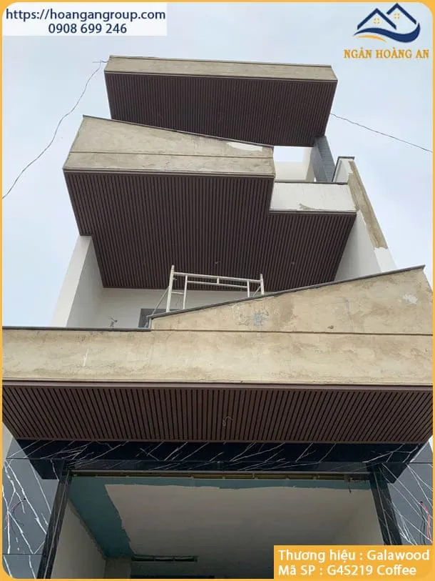 Ốp Trần Lam Sóng Gỗ Nhựa Ngoài Trời Cho Nhà Phố Tại Quận 3 TPHCM Ốp Trần Lam Sóng Gỗ Nhựa Ngoài Trời Cho Nhà Phố Tại Quận 3 TPHCM