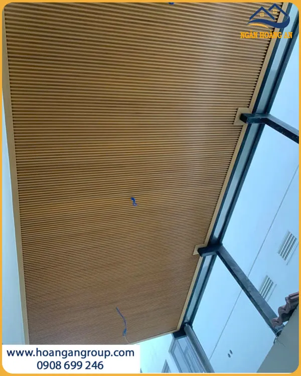 Ốp Trần Lam Sóng Phủ ASA Bền Đẹp Cho Nhà Ở