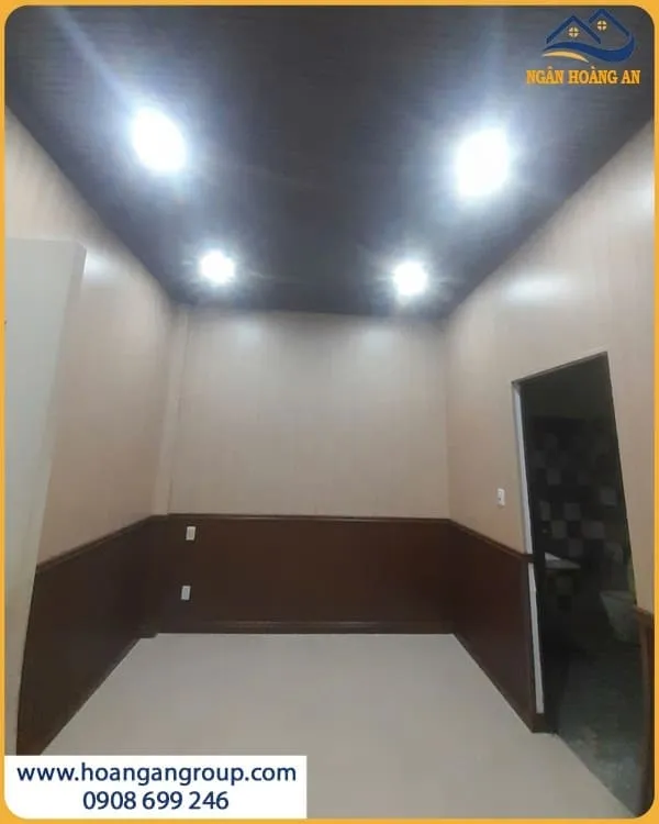 Ốp Trần Lam Sóng Và Nano iWood Tạo Không Gian Sang Trọng