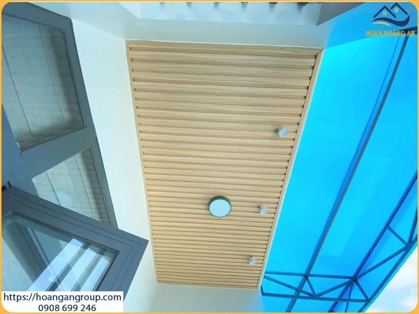 Ốp Trần Nhựa Lam Sóng Giả Gỗ Cho Mái Hiên Tại Tân Phú TPHCM Ốp Trần Nhựa Lam Sóng Giả Gỗ Cho Mái Hiên Tại Tân Phú TPHCM