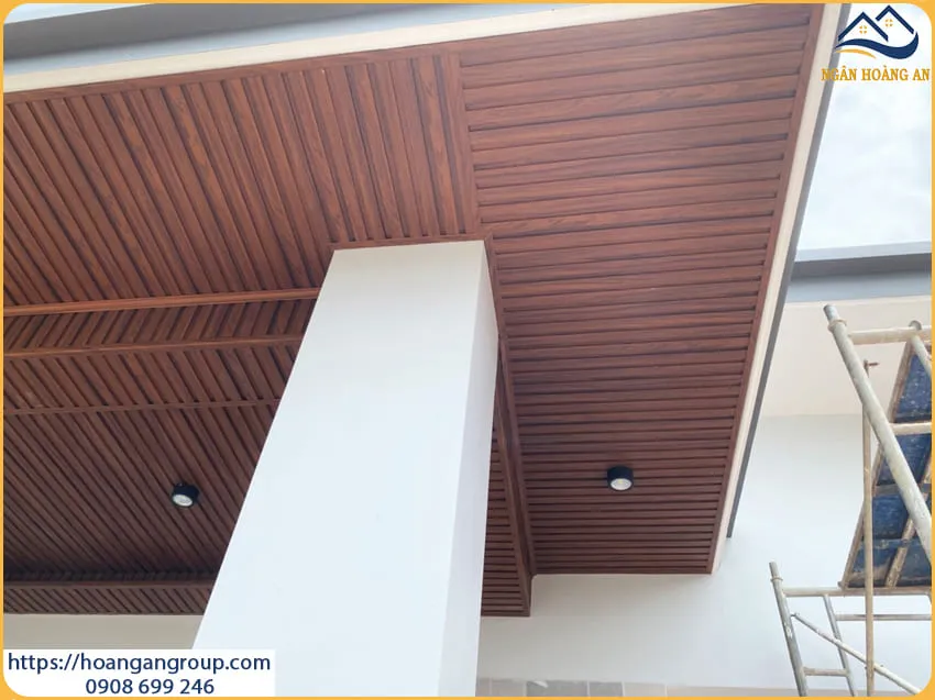 Ốp Trần Nhựa Giả Gỗ Cho Nhà Ở Tại Quận 6 TPHCM