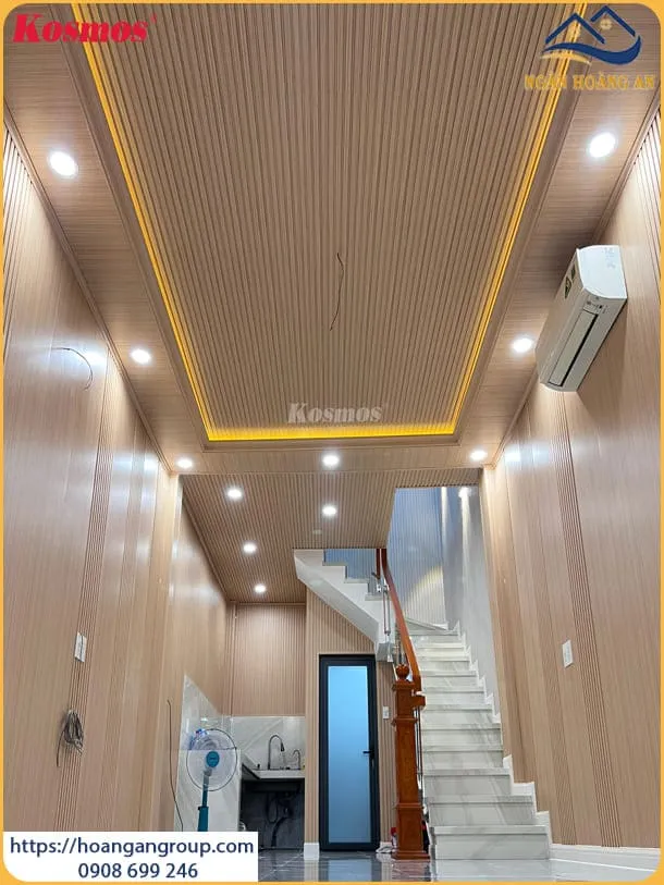 Ốp Trần Nhựa Lam Sóng Nano Giả Gỗ Tại Quận 4 TPHCM