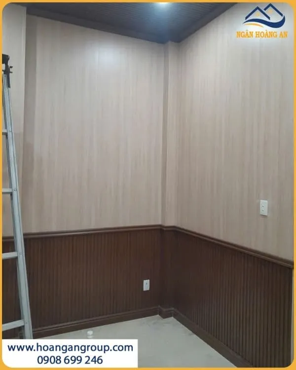Ốp Trần Ốp Tường Lam Sóng Và Nano iWood Cho Phòng Khách Tinh Tế