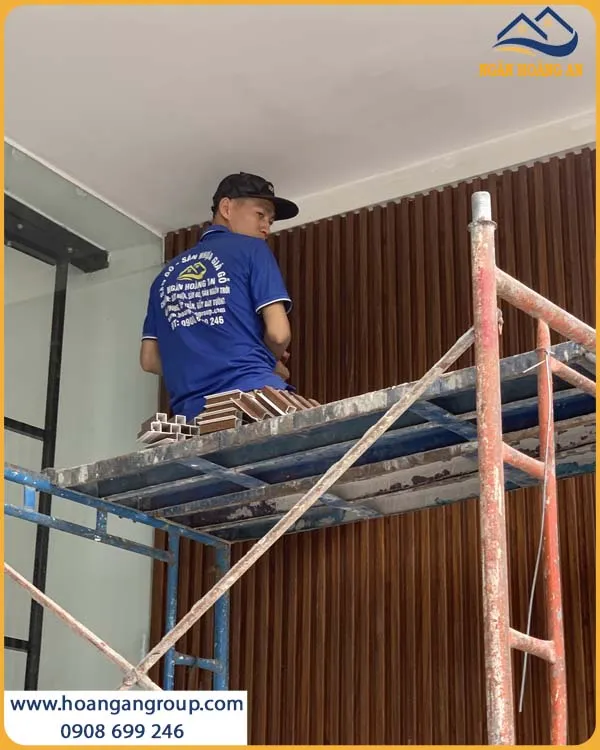 Thi Công Ốp Tường Lam Sóng Kosmos 4S200X25-009 Tạo Nên Sự Sang Trọng Thi Công Ốp Tường Lam Sóng Kosmos 4S200X25-009 Tạo Nên Sự Sang Trọng