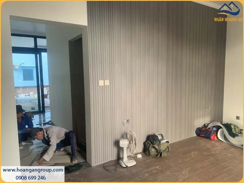Phòng Khách Được Ốp Tường Bằng Lam Sóng Thấp Kosmos K4S152-100