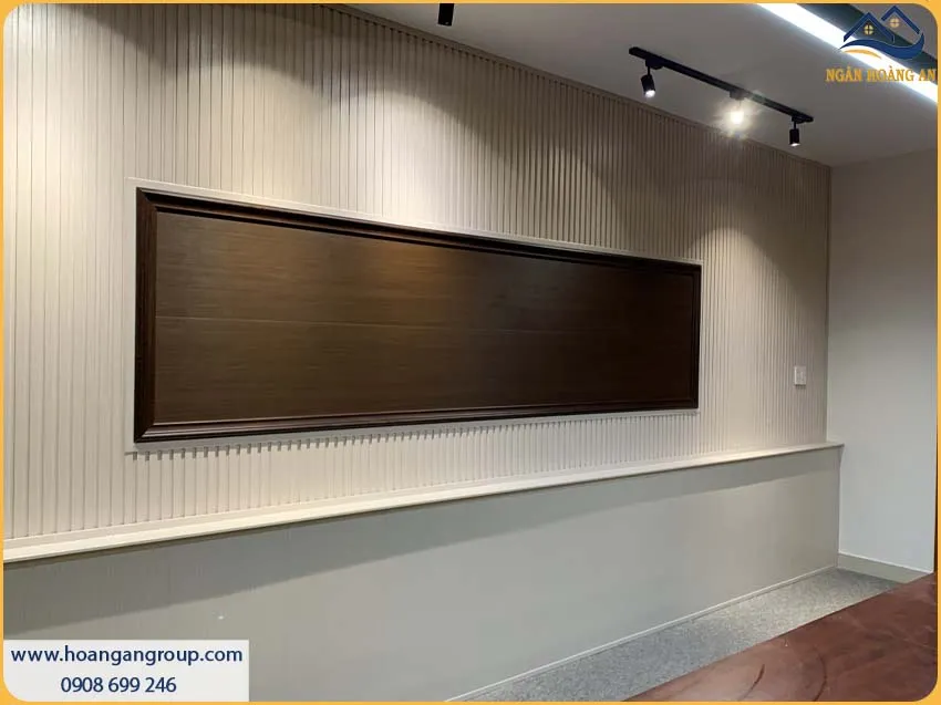 Thi Công Tấm Nhựa Lam Sóng Thấp Kosmos 4S150X9-005 Cho Tường Nhà