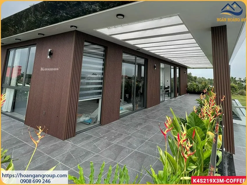 Ốp Tường Lam Sóng Gỗ Nhựa Ngoài Trời Cho Nhà Phố Tại Quận 10 TPHCM