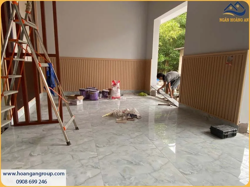 Căn Hộ Thi Công Ốp Tường Bằng Lam Sóng Giả Gỗ Kosmos Giá Thành Hợp Lý Căn Hộ Thi Công Ốp Tường Bằng Lam Sóng Giả Gỗ Kosmos Giá Thành Hợp Lý