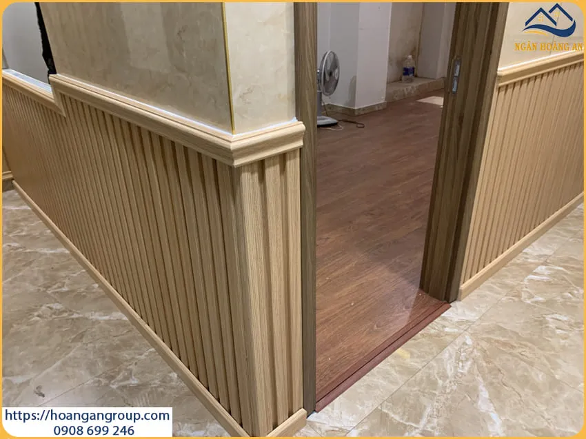 Ốp Tường Lamri Lam Sóng Nhựa Giả Gỗ Tại Thuận An Bình Dương
