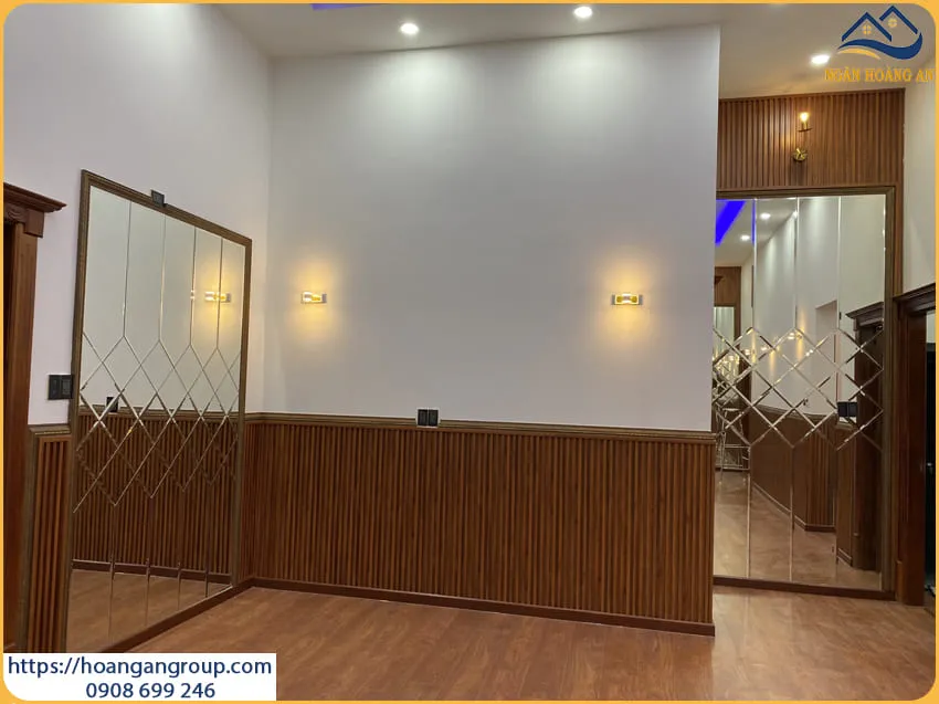 Ốp Tường Lamri Nhựa Giả Gỗ Tại Hóc Môn TPHCM Ốp Tường Lamri Nhựa Giả Gỗ Tại Hóc Môn TPHCM