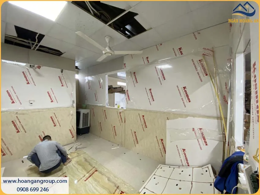 Thi Công Ốp Tường Lamri PVC Giả Đá Kosmos PVC2020 Tạo Nên Sự Sang Trọng