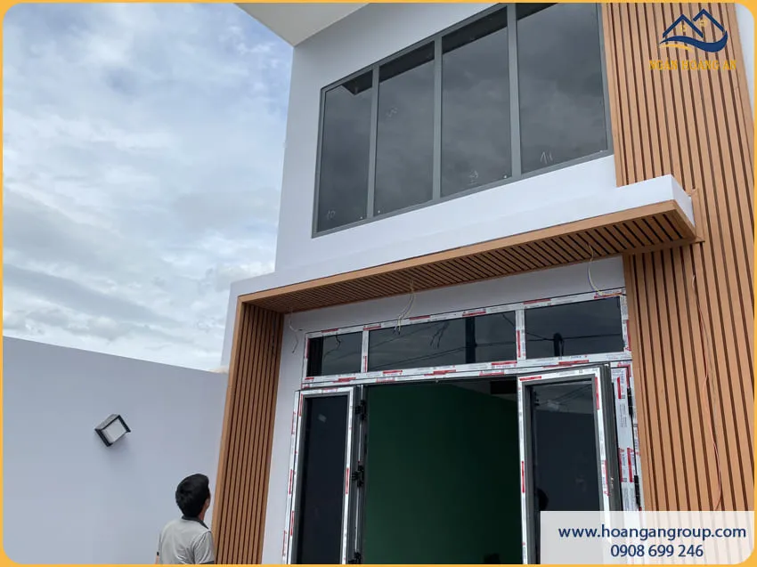 Ốp Tường Mặt Tiền Nhà Với Lam Sóng Ngoài Trời Kosmos Ốp Tường Mặt Tiền Nhà Với Lam Sóng Ngoài Trời Kosmos