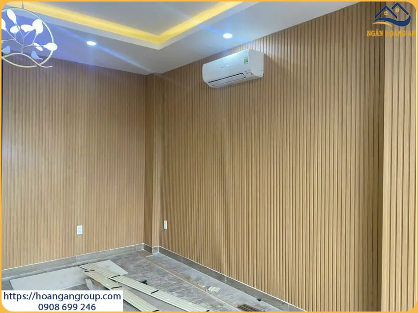 Ốp Tường Nhựa Lam Sóng Giả Gỗ Tại Hóc Môn TPHCM Ốp Tường Nhựa Lam Sóng Giả Gỗ Tại Hóc Môn TPHCM