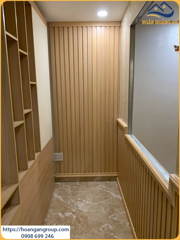 Ốp Tường Nhựa Lam Sóng Giả Gỗ Tại Long Thành Đồng Nai